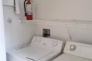 5016 Sunridge Palms Dr, Tampa, FL 33617 - Photo 14