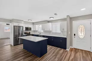 2465 Brentwood Dr, Clearwater, FL 33764 - Photo 4