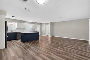 2465 Brentwood Dr, Clearwater, FL 33764 - Photo 12