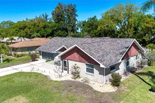 203 Amesbury Cir, Sun City Center, FL 33573 - Photo 4