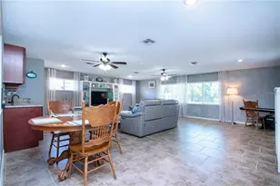 203 Amesbury Cir, Sun City Center, FL 33573 - Photo 16