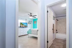 203 Amesbury Cir, Sun City Center, FL 33573 - Photo 32