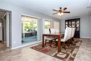 203 Amesbury Cir, Sun City Center, FL 33573 - Photo 8