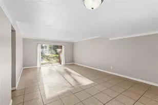 5508 Pokeweed Ct, Tampa, FL 33617 - Photo 8