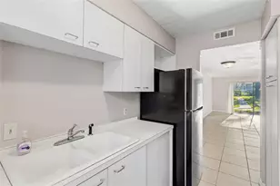 5508 Pokeweed Ct, Tampa, FL 33617 - Photo 14