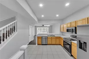 26546 Castleview Way, Wesley Chapel, FL 33544 - Photo 4