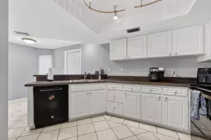 13804 Mill Cove Cir, Tampa, FL 33618 - Photo 8