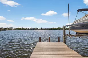 8848 Sunlit Cove Dr NE, Saint Petersburg, FL 33702 - Photo 4