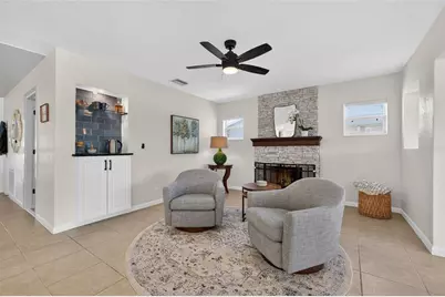 8848 Sunlit Cove Drive NE, Saint Petersburg, FL 33702 - Photo 14