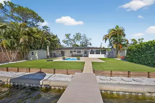 8848 Sunlit Cove Dr NE, Saint Petersburg, FL 33702 - Photo 46