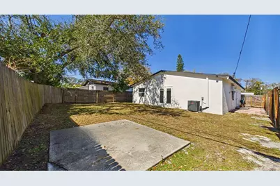 1778 New Hampshire Avenue NE, Saint Petersburg, FL 33703 - Photo 42
