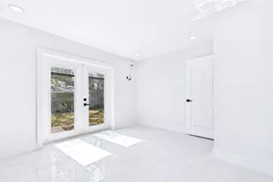 1778 New Hampshire Ave NE, Saint Petersburg, FL 33703 - Photo 36