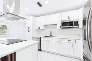 1778 New Hampshire Ave NE, Saint Petersburg, FL 33703 - Photo 10