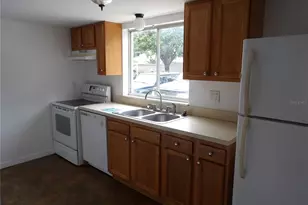 3836 N Lake Dr, Tampa, FL 33614 - Photo 8