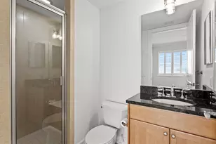 300 Beach Dr NE, Saint Petersburg, FL 33701 - Photo 16