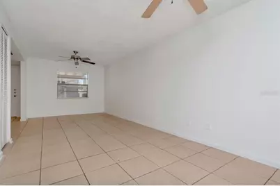 5166 Tennis Court Circle #52, Tampa, FL 33617 - Photo 8