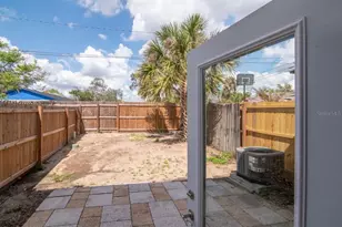 5166 Tennis Ct Cir, Tampa, FL 33617 - Photo 28