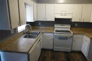 197 Highland Rd, Tarpon Springs, FL 34689 - Photo 2