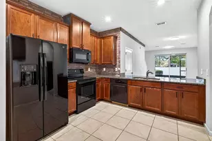 2140 Laceflower Dr, Brandon, FL 33510 - Photo 2
