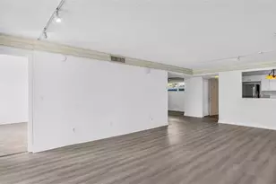 7405 Bay Island Dr S, South Pasadena, FL 33707 - Photo 10