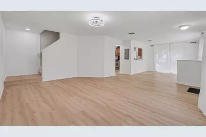 6246 Timberly Lane, Zephyrhills, FL 33542 - Photo 4