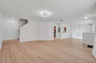 6246 Timberly Ln, Zephyrhills, FL 33542 - Photo 4