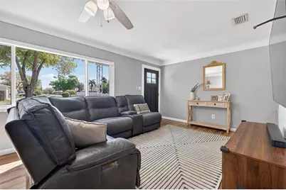 6410 14th Street N, Saint Petersburg, FL 33702 - Photo 8