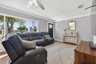 6410 14th St N, Saint Petersburg, FL 33702 - Photo 8