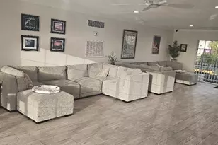 8822 Bay Pointe Dr, Tampa, FL 33615 - Photo 18