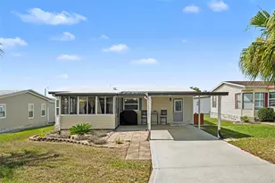 7123 Siesta St, Zephyrhills, FL 33541 - Photo 2