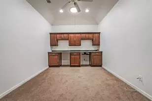 920 Villeroy Greens Dr, Sun City Center, FL 33573 - Photo 14