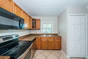 5196 Beach Dr SE, Saint Petersburg, FL 33705 - Photo 12