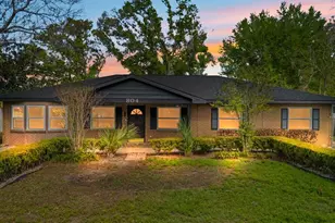 804 Cason St, Plant City, FL 33563 - Photo 2