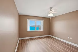 5108 Brittany Dr S, Saint Petersburg, FL 33715 - Photo 30