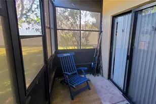 5925 Terrace Park Dr N, Saint Petersburg, FL 33709 - Photo 16