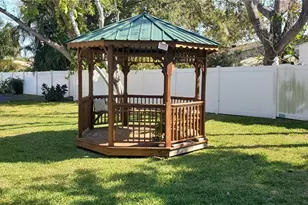 5925 Terrace Park Dr N, Saint Petersburg, FL 33709 - Photo 20
