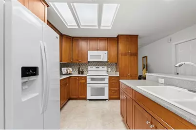 511 Riviera Bay Drive NE, Saint Petersburg, FL 33702 - Photo 10