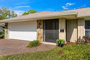 511 Riviera Bay Dr NE, Saint Petersburg, FL 33702 - Photo 4