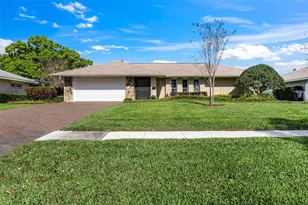511 Riviera Bay Dr NE, Saint Petersburg, FL 33702 - Photo 2