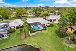 511 Riviera Bay Dr NE, Saint Petersburg, FL 33702 - Photo 52