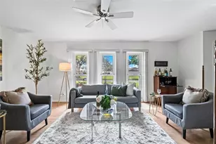 511 Riviera Bay Dr NE, Saint Petersburg, FL 33702 - Photo 4