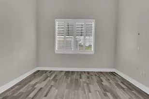 1237 Savona Dr NE, Saint Petersburg, FL 33702 - Photo 22