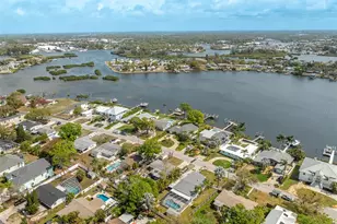 711 Bayshore Dr, Tarpon Springs, FL 34689 - Photo 54