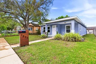 1827 48th St S, Saint Petersburg, FL 33711 - Photo 2