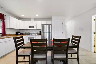 1827 48th St S, Saint Petersburg, FL 33711 - Photo 10