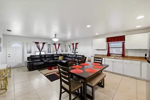 1827 48th St S, Saint Petersburg, FL 33711 - Photo 12