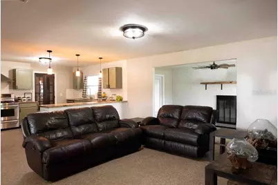 706 S Pearl Circle, Brandon, FL 33510 - Photo 2