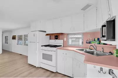 7801 34th Avenue N #6, Saint Petersburg, FL 33710 - Photo 10