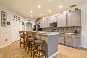 1422 Tawnyberry Ct, Trinity, FL 34655 - Photo 2