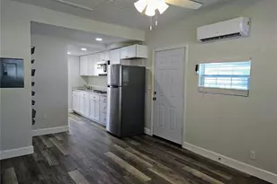 1507 Charm Ln, Tampa, FL 33612 - Photo 4